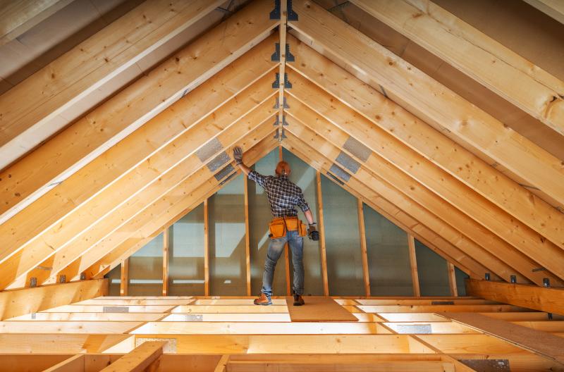 Pourquoi faire appel à un charpentier certifié RGE pour vos travaux ?